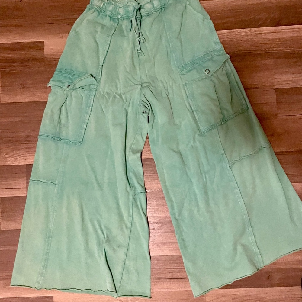 Easel Brand Green Wide-Leg Cargo Pants